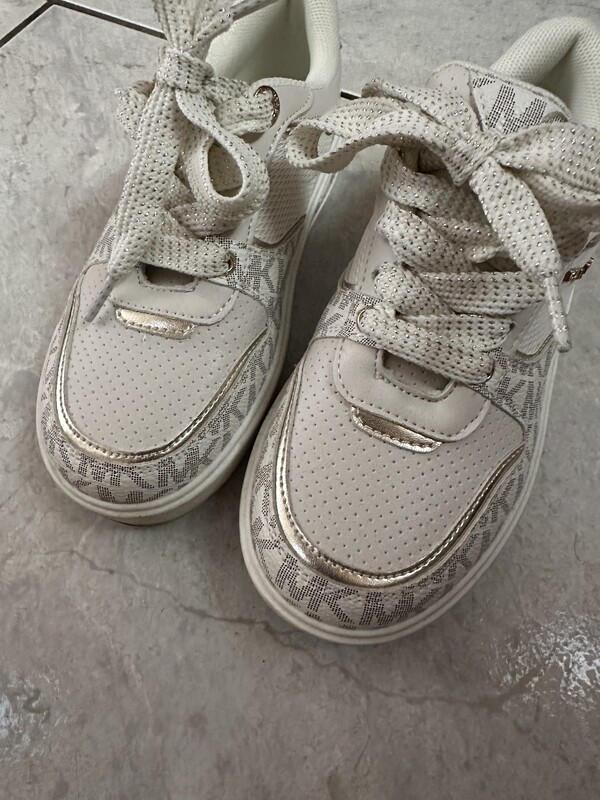 Elbląg Buty Michael Kors r. 32-raz ubrane
