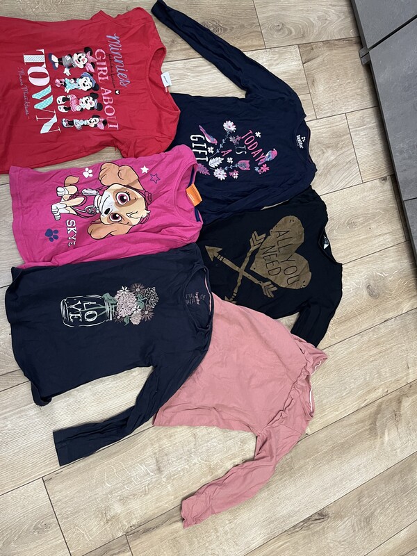 Elbląg Za 2 płyny do płukania cocolino w biedronce 1+1 w promocji.
Ciuchy rozm 116 ( niektóre z metki 110/116 )