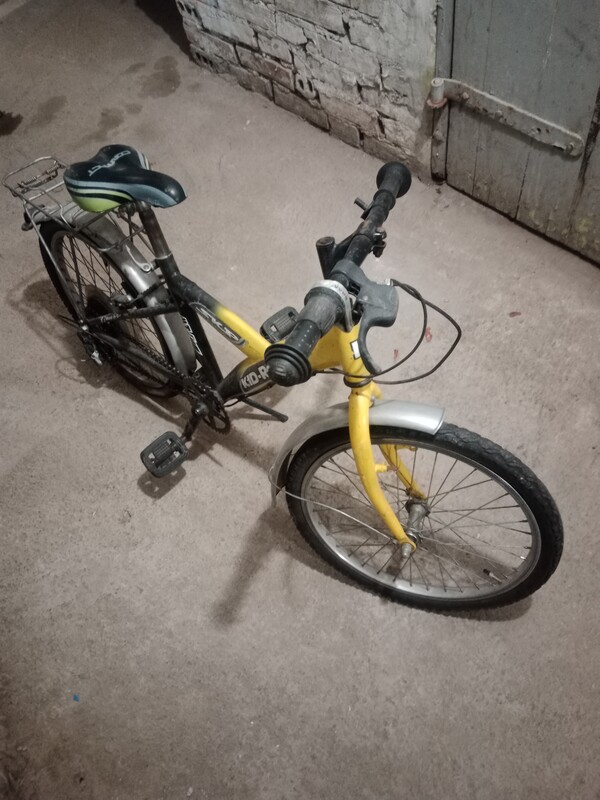 Elbląg Sprzedam rower dziecięcy do przeglądu. Wielkość kół 20 . Stan widoczny na zdjęciach. Odbiór osobisty Elbląg.