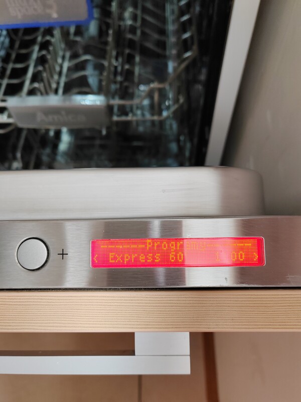 Elbląg Zmywarka do zabudowy marki Amica o szerokości 45 cm. Sprzęt używany. Szuflada na sztućce, krótki 60 min pełen