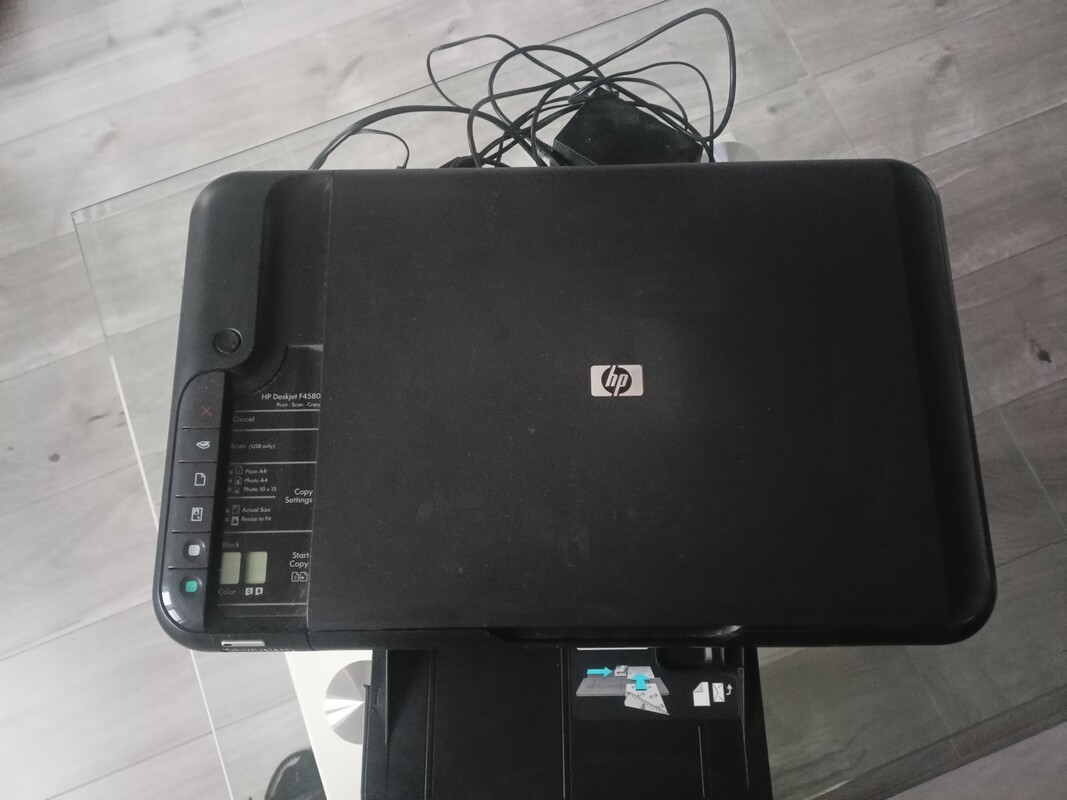 Elbląg Sprzedam laptopa + urządzenie wielofunkcyjne gratis.