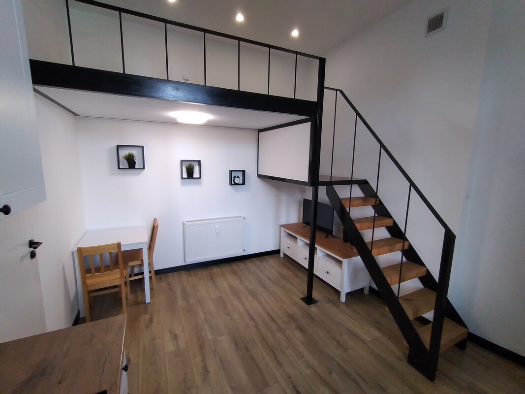 Elbląg Do wynajęcia samodzielne bezczynszowe mieszkanie typu studio w zabytkowej kamienicy