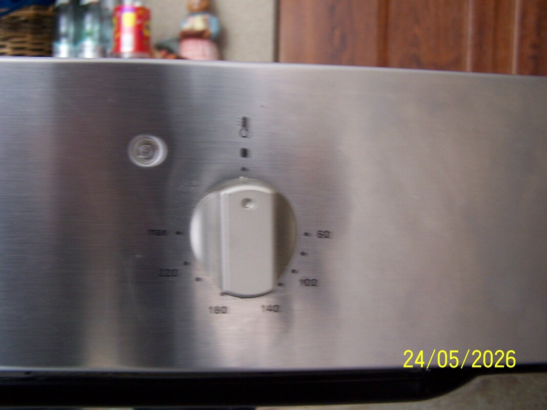 Elbląg SPRZEDAM używany piekarnik HOTPOINT ARISTON produkcji włoskiej. W pełni sprawny, w nienagannym stanie.