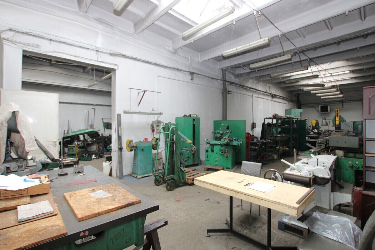 Elbląg NIERUCHOMOŚCI ANNA KRASZEWSKA Nieruchomość komercyjna z potencjałem inwestycyjnym Hala wolnostojąca