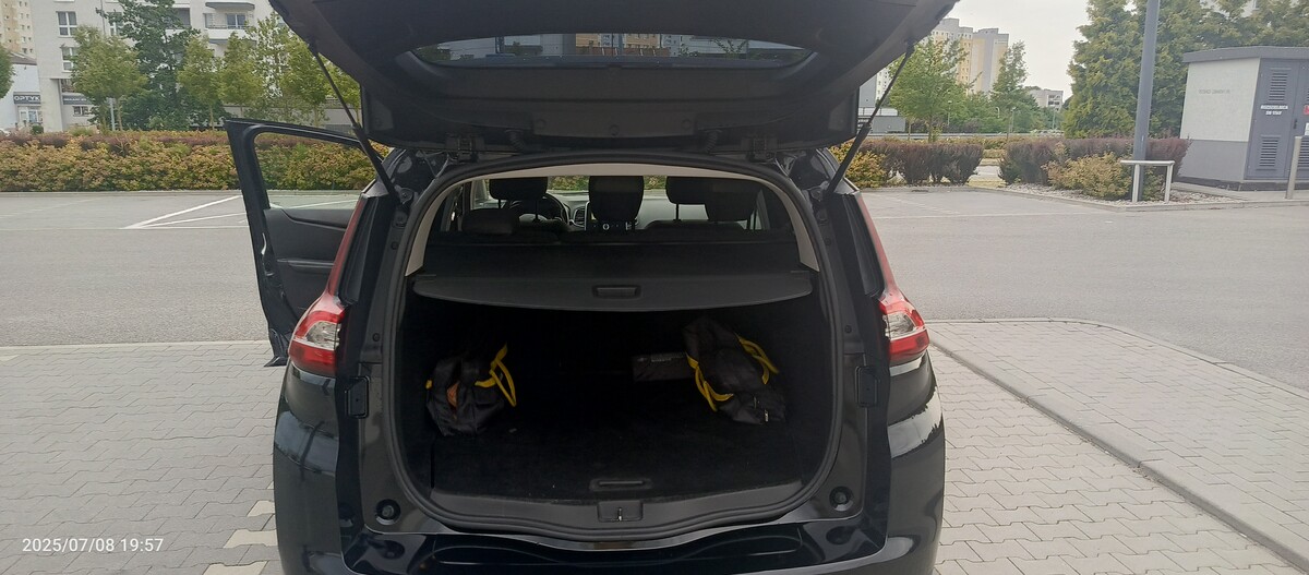 Elbląg Sprzedam Renault Grand Scenic IV z 2018 z silnikiem  1.5 dCi. 
Auto w moim posiadaniu ponad 4 lata. 
Z