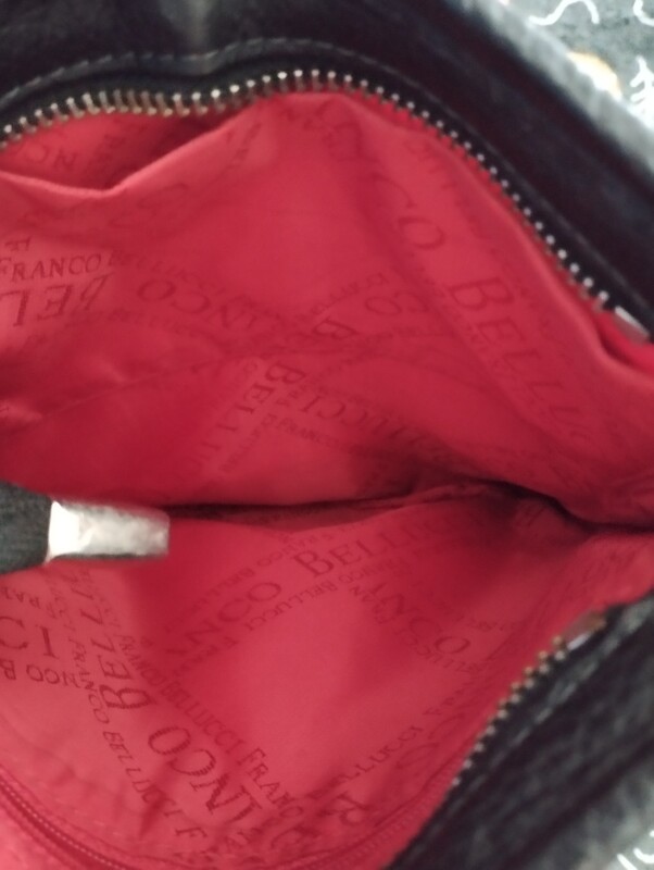 Elbląg Witam sprzedam małą torebka New Milano jasny beż cena 15zł oraz torebka Bellucci k. czarny 20zł