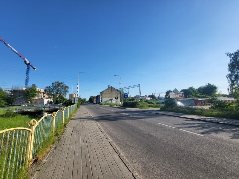 Elbląg AS NIERUCHOMOŚCI POLECAGARAŻ MUROWANYElbląg, ul. Piaskowa* 19 mkw* Podłoga betonowa* Wysokie, metalowe drzwi (
