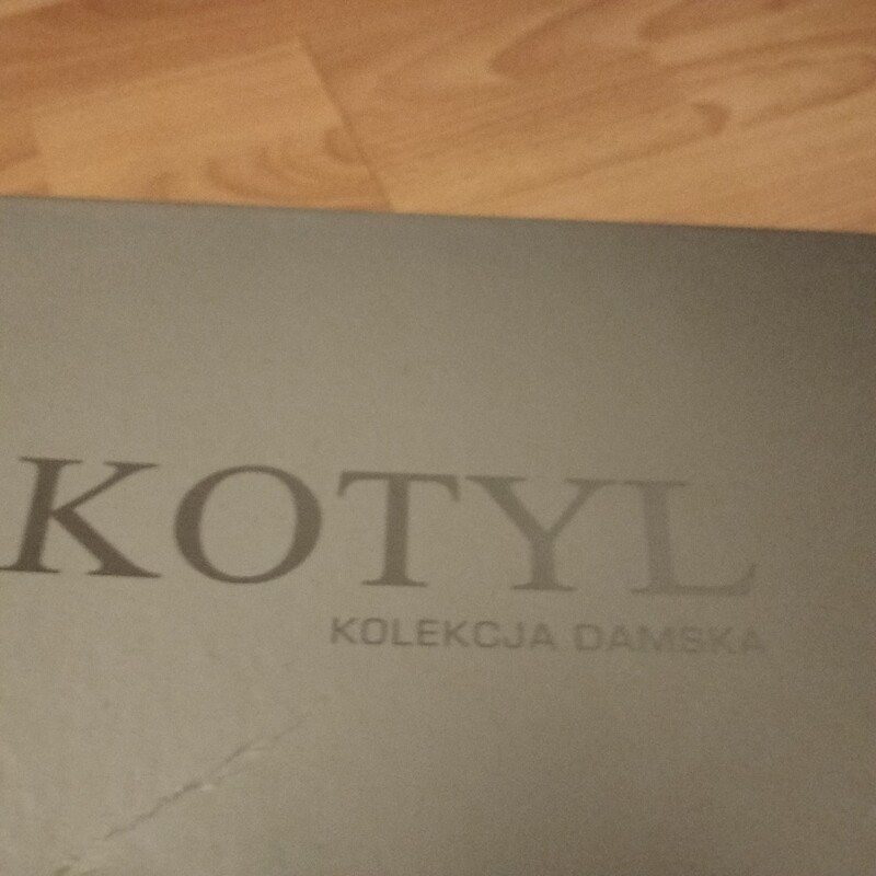Elbląg Sprzedaję buty damskie kolor beżowy, bardzo miękka skórka, założone 1 raz, w stanie bardzo dobrym, z paragonem