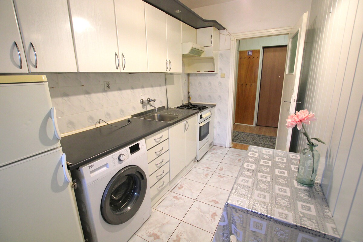 Elbląg NIERUCHOMOŚCI ANNA KRASZEWSKA Mieszkanie 1-pokojowe z balkonem i mediami miejskimi ul. Królewiecka,