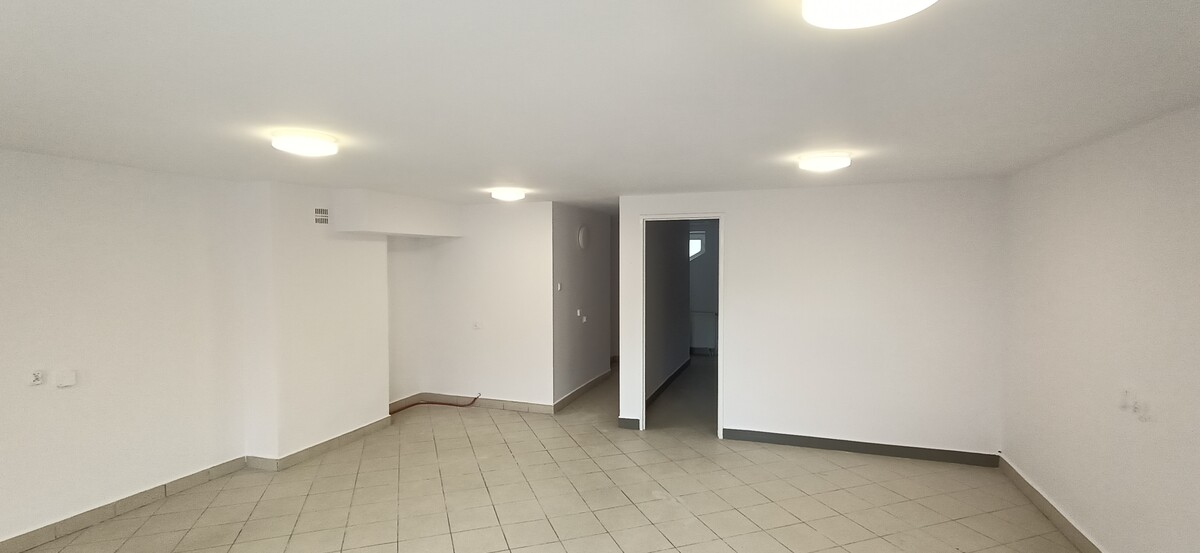 Elbląg Wynajmę lokal nadający się na działalność usługową - handlową o pow.60 m2,zlokalizowany w Elblągu, osiedle Jar.