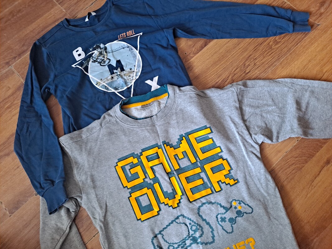 Elbląg Sprzedam 
Ubrania dla dziewczynki rozmiar 98-104-70 zł
Ubrania dla chłopca od rozmiaru 140-164-70 zl
Wózek dla