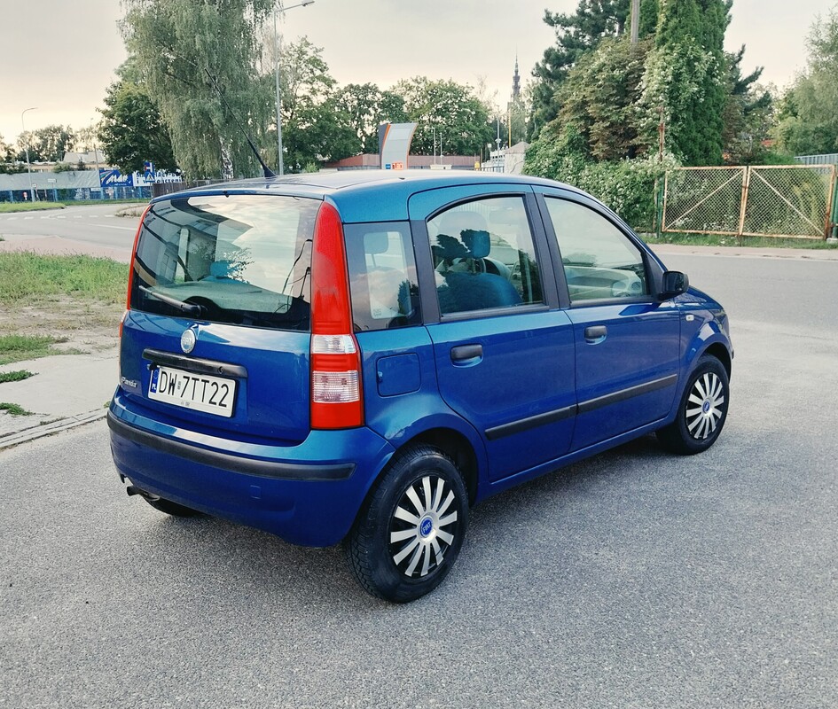 Elbląg Fiat Panda z 2005 roku, poj. 1.2 benz to niezawodne auto miejskie, które sprawdzi się zarówno w codziennych
