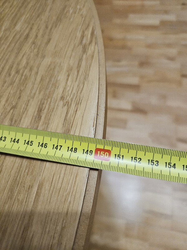 Elbląg Stół okrągły rozkładany + krzesła. Średnica stołu 1m, z jedną wstawką 1.5 m, z dwiema wstawkami 2 m. Kolor