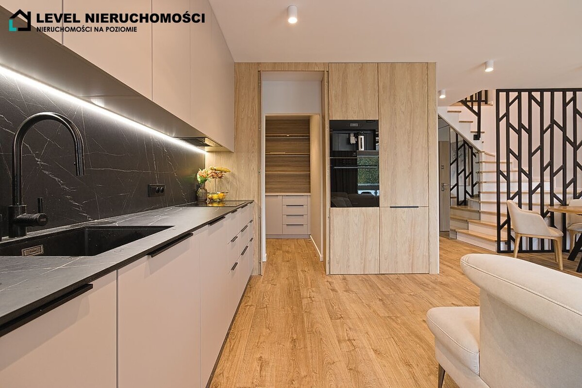 Elbląg LEVEL NIERUCHOMOŚCI  Genialne mieszkanie dwupoziomowe, ul. Topolwa, Elbląg  NIERUCHOMOŚCI NA POZIOMIE