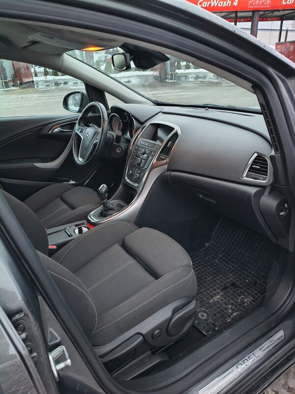 Elbląg Sprzedam Opla Astrę Sport Tourer z dynamicznym i oszczędnym silnikiem 2.0 CDTI o mocy 160 KM. Auto w bardzo