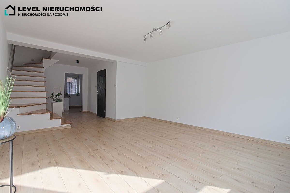 Elbląg LEVEL NIERUCHOMOŚCIDwupoziomowe mieszkanie starówkaul. Stary RynekNIERUCHOMOŚCI NA POZIOMIE