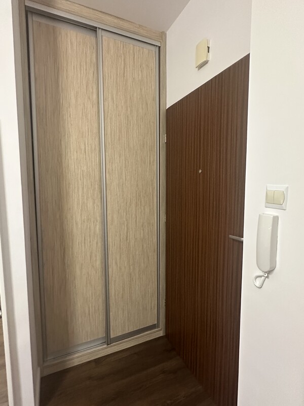 Elbląg Elbląg, Stare Miasto.
Przytulna kawalerka, open space (30 m²)
tylko Wynajem Okazjonalny, min. 10 miesięcy.