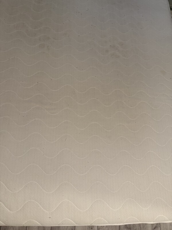 Elbląg Sprzedam używany materac o wymiarach 160x200 grubość 17 cm. Twardość chyba H3 ( materac dwustronny) oczywiście