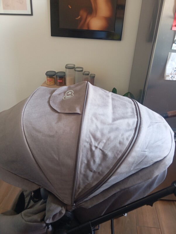 Elbląg Wózek Kinderkraft B- Tour Gondola / Spacerówka
- Od urodzenia do około 4 lat (22 kg)
- Torba + Folia