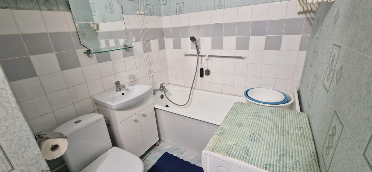 Elbląg Wynajmę kawalerkę o powierzchni 34m2 na osiedlu Nad Jarem. Mieszkanie posiada odrębny słoneczny