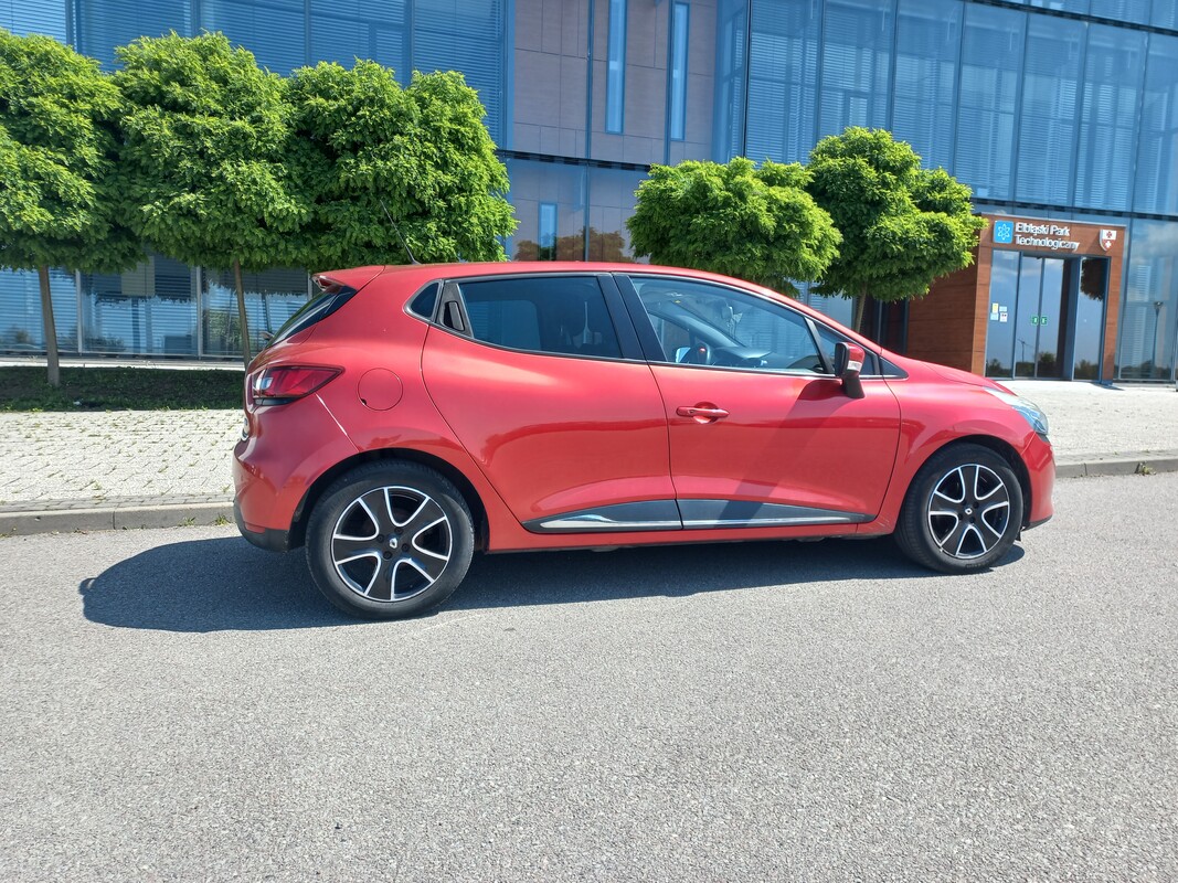 Elbląg Sprzedam czerwone Renault Clio.2013 r. , sedan, benzyna, pierwsza rejestracja 2014,pierwszy właściciel,