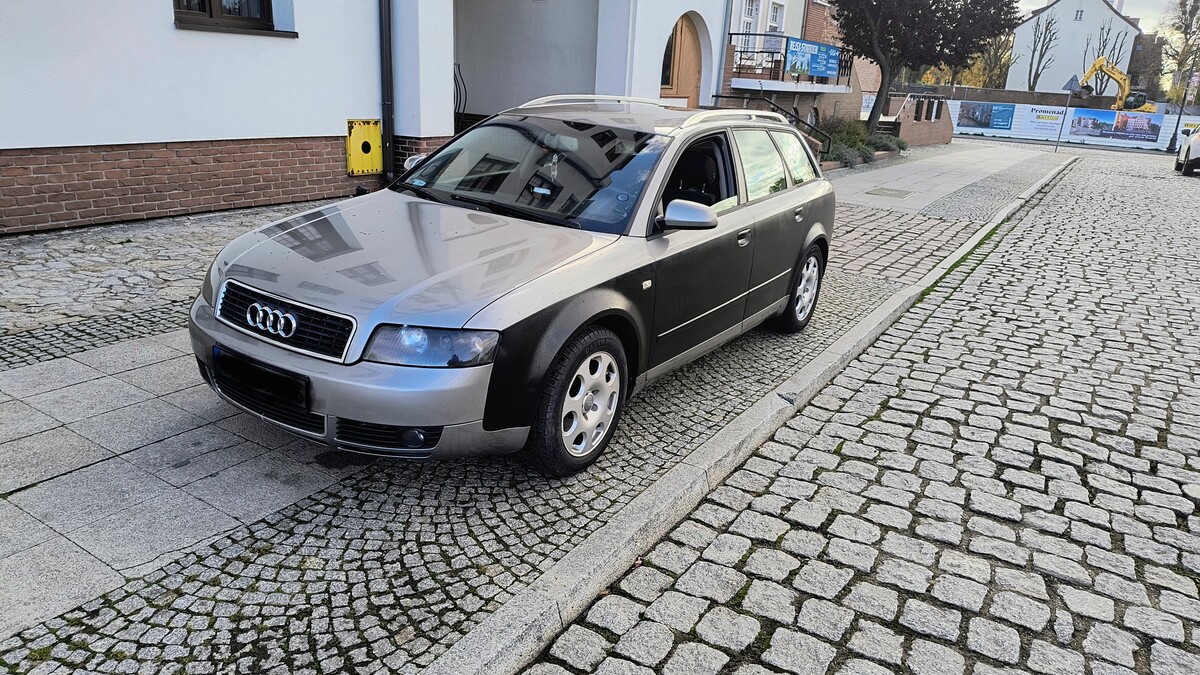 Elbląg Sprzedam audi a4 b6 2.0 w bardzo dobrym stanie w 2022 sprowadzony dużo nowych część samochód z rąk prywatnych
