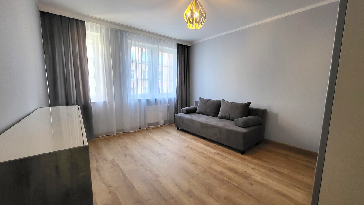 Elbląg KWADRAT NIERUCHOMOŚCImieszkanie 2 pokojowe, 52,55 m2II piętroumeblowane i wyposażoneStare Miastogotowe do