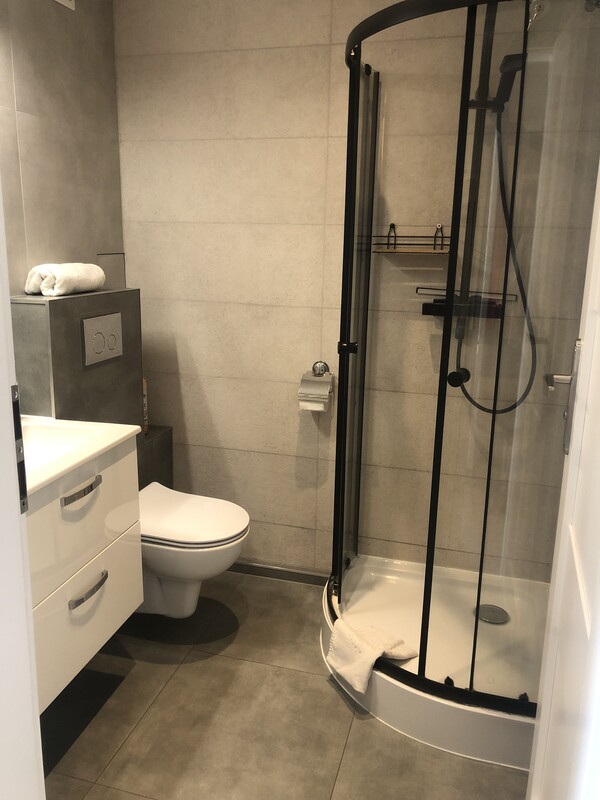 Elbląg Kawalerka 30m2 + piwnica 3,5m2 + Balkon z widokiem na parkos. Zawada, ul. WiejskaParter, wszystkie media z