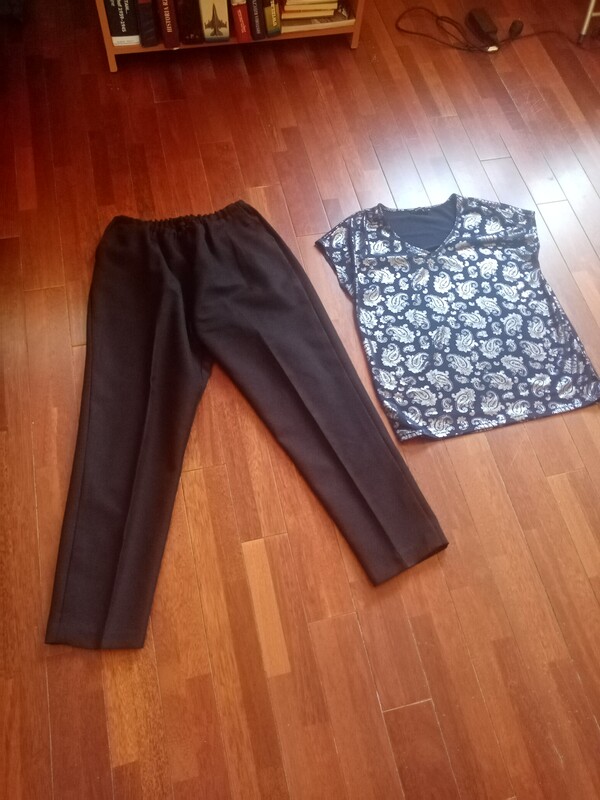 Elbląg Oddam ubrania damskie widoczne na zdjęciach.
Rozmiar 38 - 40.
Na szczupłą osobę.
Większość nowe (tylko