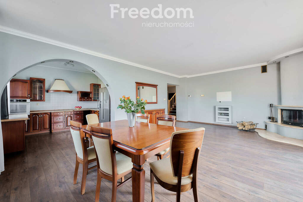 Elbląg FREEDOM NIERUCHOMOŚCISprzedam dom - Elbląg, Freta. Wymarzony dom z możliwością prowadzenia biznesu –