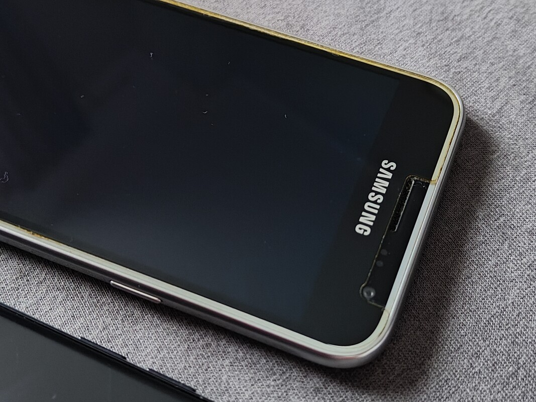 Elbląg Sprzedam dwa Samsungi
80zł/sztuka
Biały to Galaxy j3 2016 dual SIM
Granatowy to j5 2017 dual SIM
Obydwa