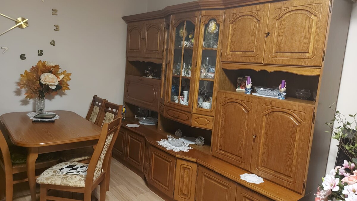 Elbląg Sprzedam stylowe meble w bardzo dobrym stanie. Zestaw : kompletny segment + komoda RTV + mała komoda = 1200 zł
