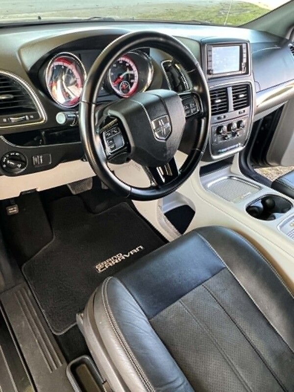 Elbląg Dodge Grand Caravan SXT Plus – 7 osób | Automat | Komfort | Gotowy do jazdy