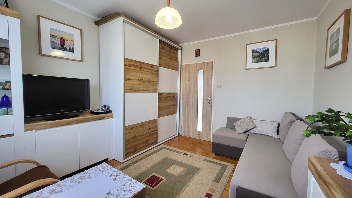 Elbląg KWADRAT NIERUCHOMOŚCI2 pokojeblok z 1992 r. duży balkonmedia z miastaosiedle Nad Jarem