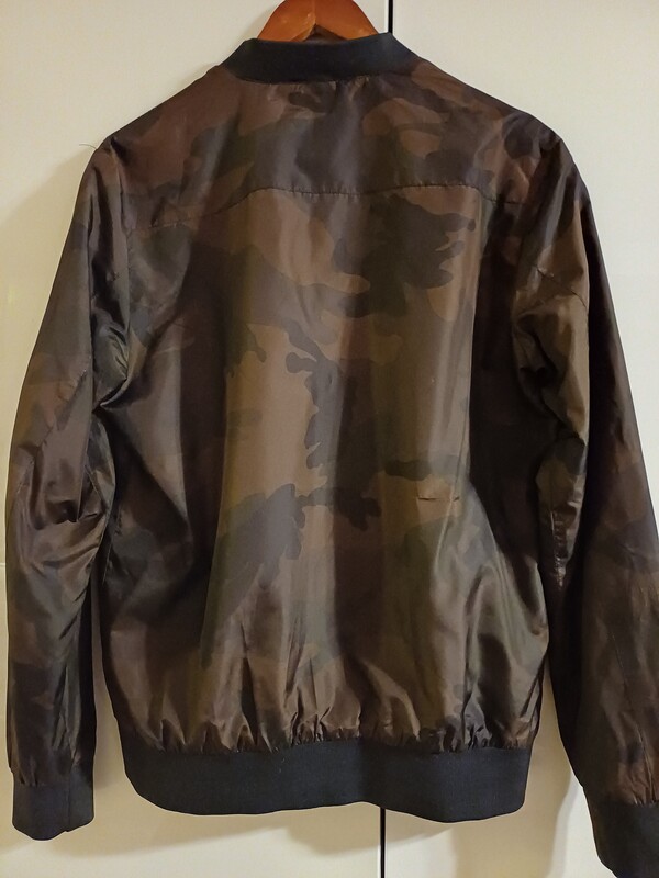 Elbląg Kurtka męska wiatrówka rozmiar L kolor ciemny zielony moro, stan jak nowy, ściągacze stan idealny