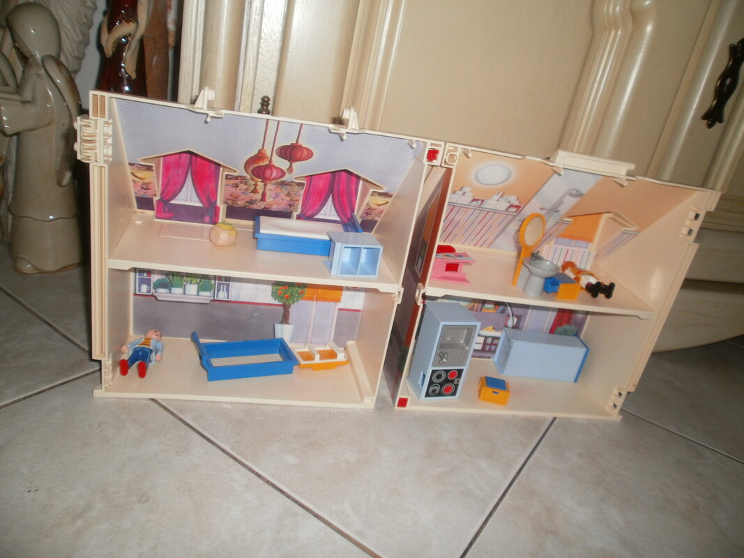 Elbląg Dzień dobry:) Mam do odsprzedania zestaw układanek edukacyjnych oraz domek Playmobile(niekompletny)