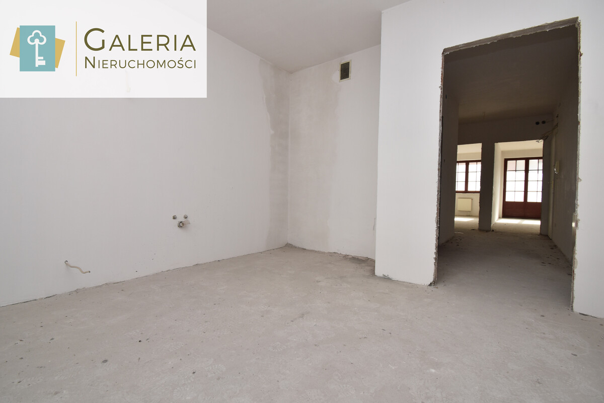 Elbląg GALERIA NIERUCHOMOŚCIZ pasji i miłości do nieruchomościNa sprzedaż: Trzypokojowe mieszkanie w sercu Starego
