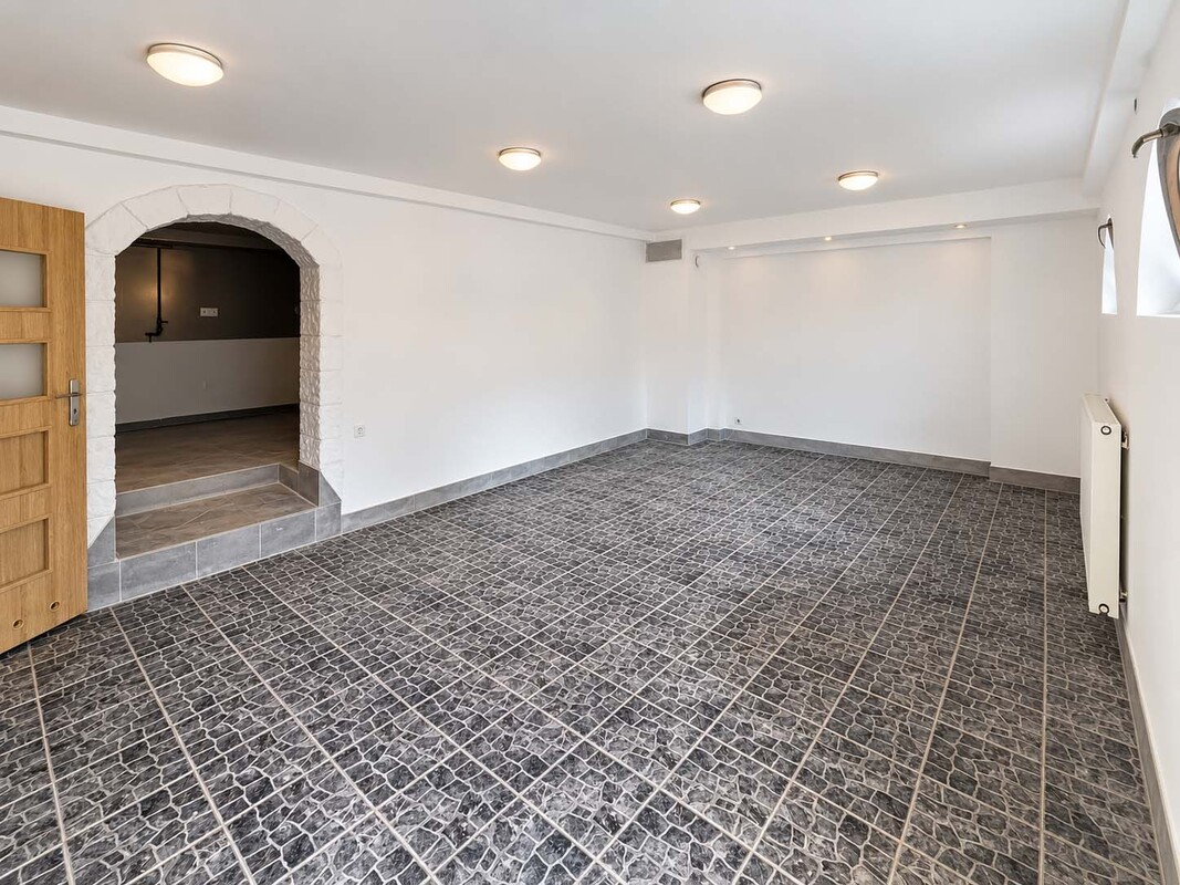 Elbląg DE FACTO NIERUCHOMOŚCI TWÓJ ZAUFANY PARTNER LOKAL UŻYTKOWY NA UL. STARY RYNEK W ELBLĄGU Z40 M2 - SALA OBSŁUGI I