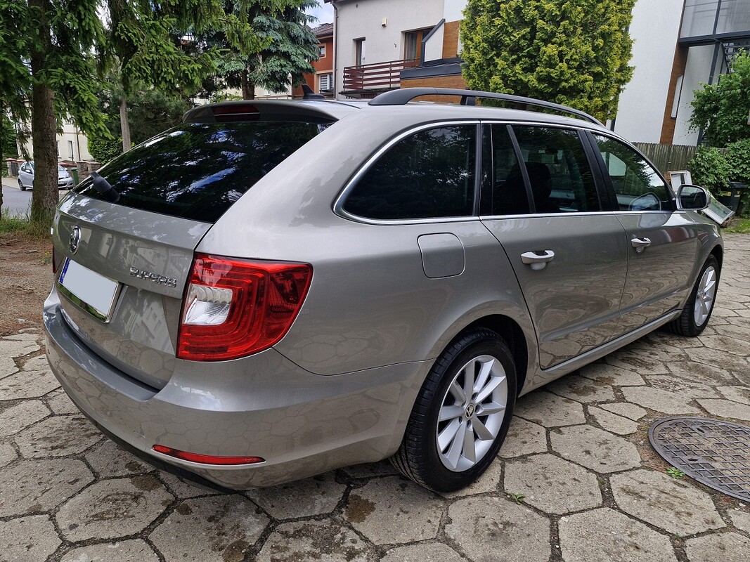 Elbląg Skoda Superb2.0 TDIModel 2015Klimatronik6 - BiegówNawigacjaZarejestrowana w Polsce