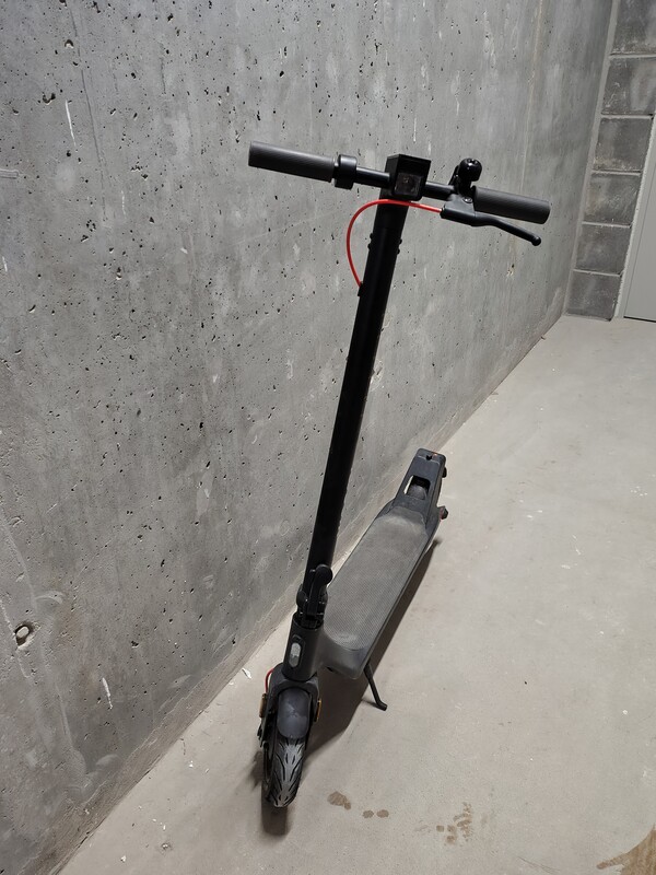 Elbląg Sprzedam hulajnogę elektryczną Xiaomi Electric Scooter 4 Lite (2nd Gen) w bardzo dobrym stanie. Używana