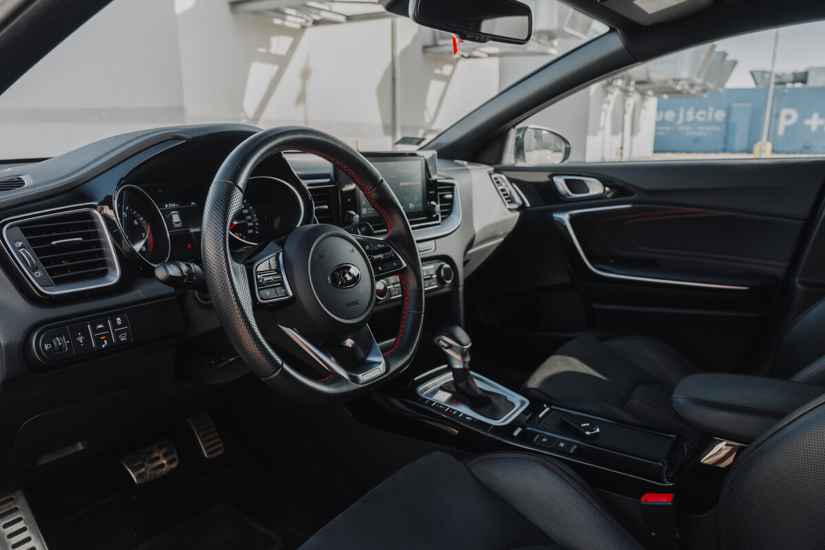 Elbląg KIA ProCeed 1.6 GT 204 KM – Pierwszy właściciel, polski salon, bezwypadkowy!Dynamiczne auto o