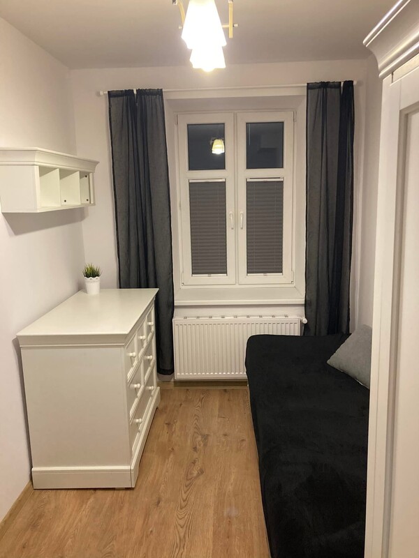 Elbląg Sprzedam mieszkanie na parterze, 2 pokoje, 49 m2 z garderoba.