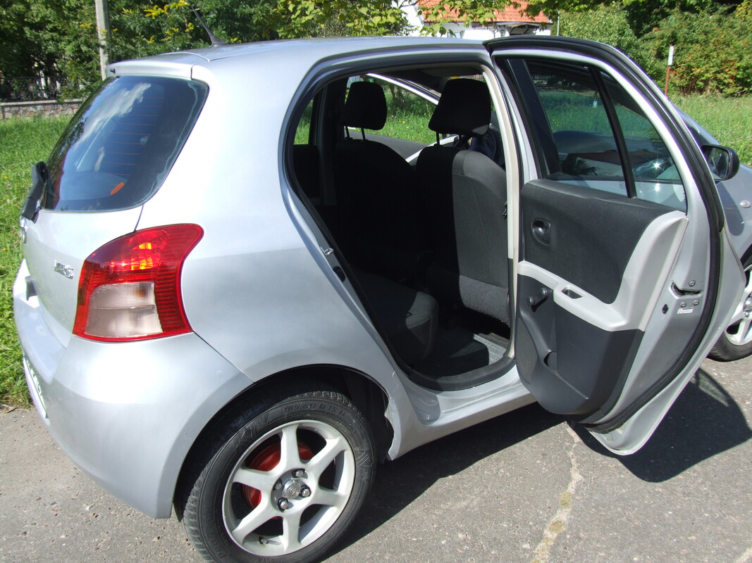 Elbląg Toyota Yaris 1,3 2007 Salon, Przebieg 148 000 km.