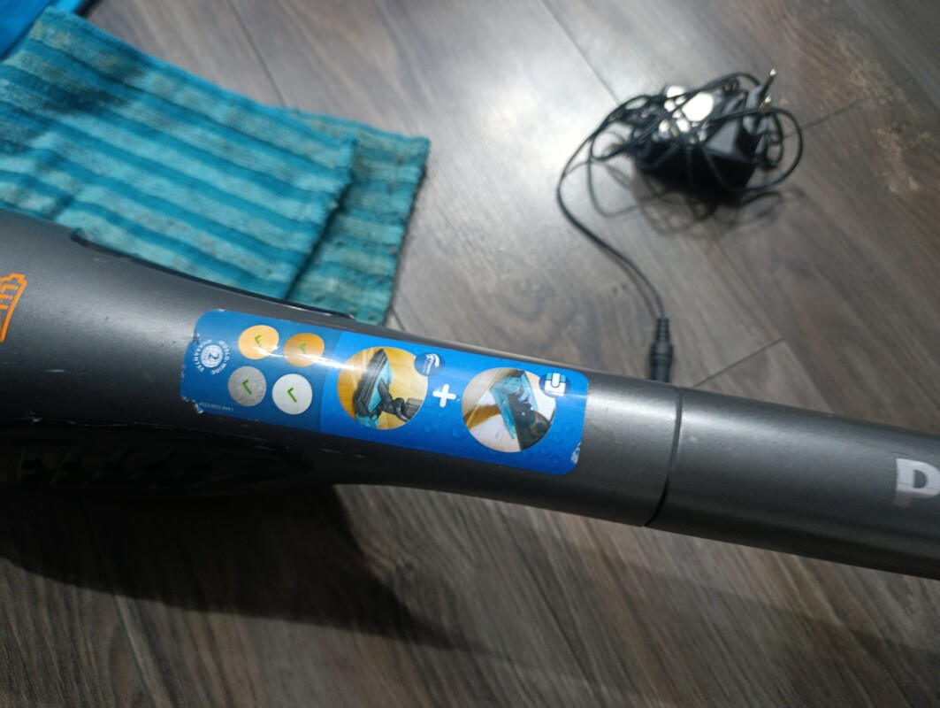 Elbląg Sprzedam odkurzacz pionowy marki Philips Powerpro Aqua z nakładka myjąca. Stan dobry, bateria na opcji Max