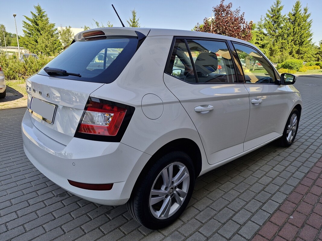 Elbląg Skoda Fabia1.0 Benzyna ( MPI )Rok 2020KlimatyzacjaCzujniki parkowaniaKupiona w Polskim Salonie