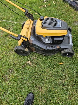 Elbląg Sprzedam kosiarke stiga używaną, ma problem z napędem. Kosiarka mulczuje koosi ma wrzut boczny tylny, zlaczke