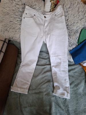 Elbląg Sprzedam spodnie damskie w dobrym stanie rozmiar 38,za całość 100 zł, mam ich aż 22 pary.