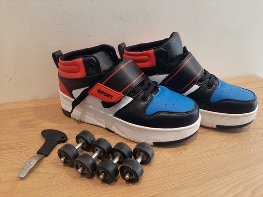 Elbląg Sprzedam butorolki w rozmiarze 38 ( wkładka buta 24,4 cm). W kolorystyce biało- czarno- czerwono- niebieskiej.