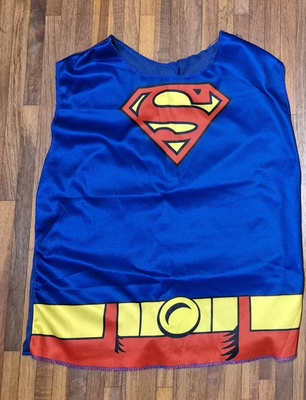 Elbląg Bluzka/przebranie: Superman - 1 sztuka Rozmiar one size od 104 do 116. Po jednym dziecku, bluzka użyta tylko