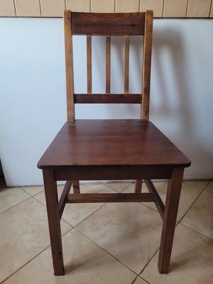 Elbląg Witam-Oddam za kawę nescafe classic 200g dwa krzesła oraz stół  o wym. 118×75cm w kolorze ciemny brąz.